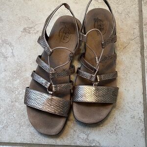 LifeStride Women’s Eleanora Gladiator Sandal size 10